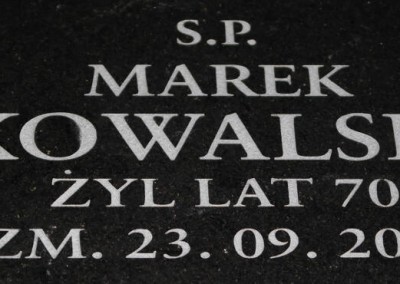 Wypis na nagrobki marek kowalski czcionka