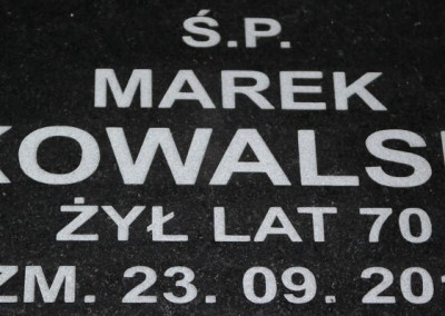 Wypis na nagrobki marek kowalski